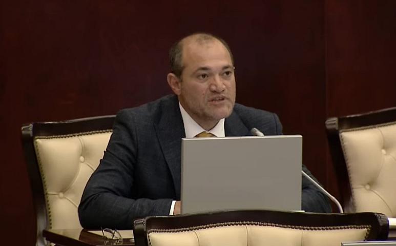Deputat qarşı çıxdı: 