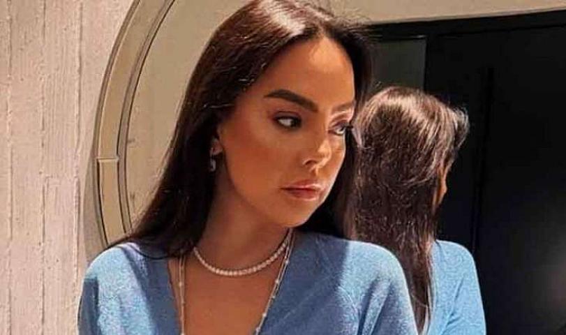 Ebru Gündəş 150 minlik boyunbağı taxır - 