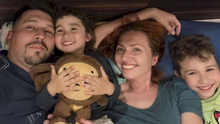 Yanan binada həlak olan komendant ailəsi ilə...