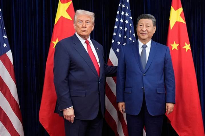 Trampla Cinpin arasında telefon danışığı 