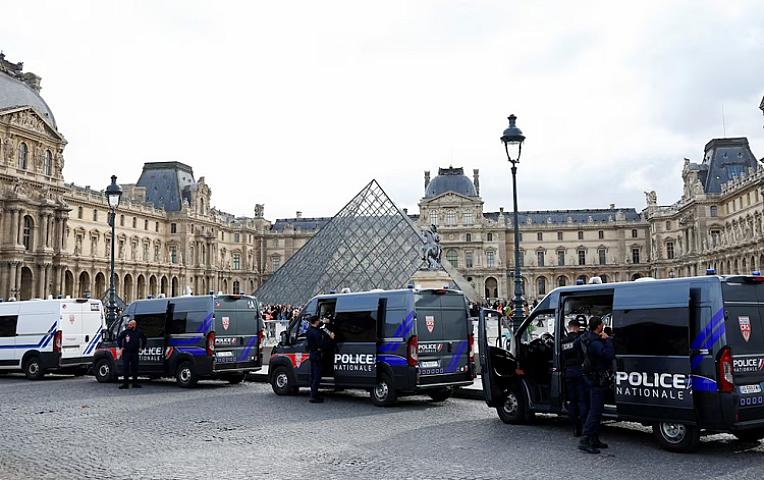 Luvrdakı oğurluğa görə daha bir nəfər saxlanıldı