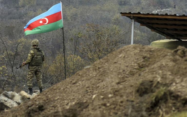 Azərbaycanla sərhəddə iki ordu - 