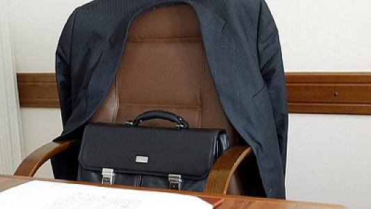 26 yaşında deputat olub, komitə sədridir - 