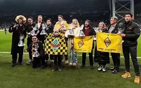 Komandalarını dəstəkləmək üçün 5 min km qət etdilər, mükafatlandırıldılar - 