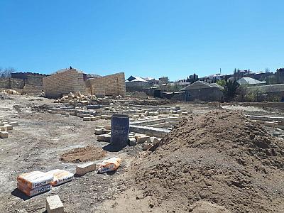 Masazırda göllər qurudularaq ev tikilir - 