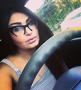 Meyxanaçı sevgilisinin müdafiəsinə qalxdı: 