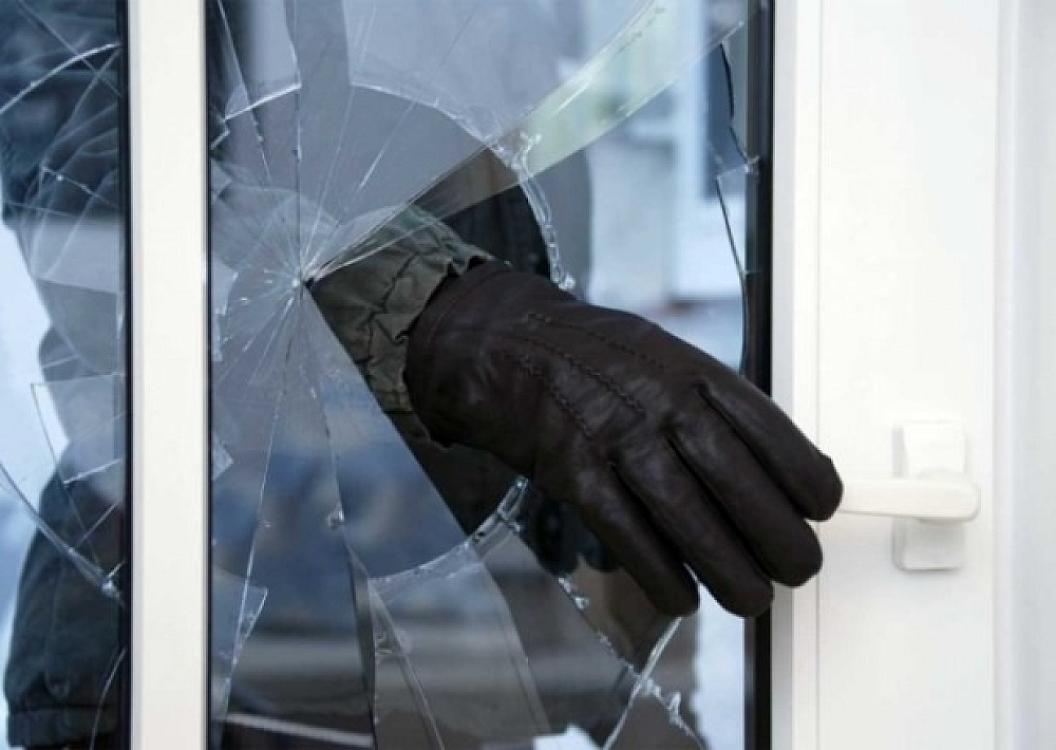 Abşeronda evlərdən və marketlərdən 