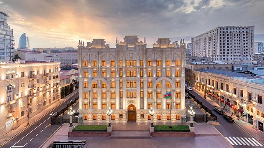 300-dən çox şəxs buna görə 