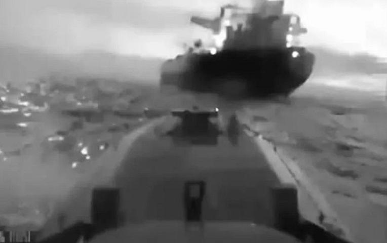 Qara dənizdə gəminin vurulma anı - 