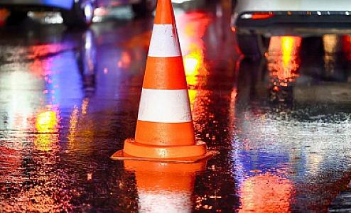 Qar səbəbindən onlarla avtomobil