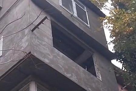 Bakıda yaşayış binasında partlayış baş verib - 