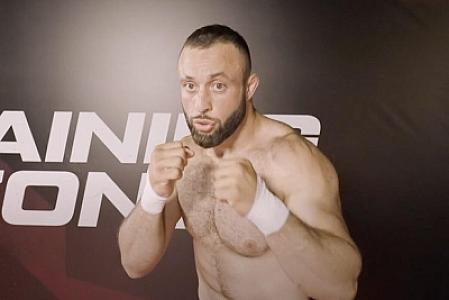 Erməni MMA döyüşçüsü Rusiyada 