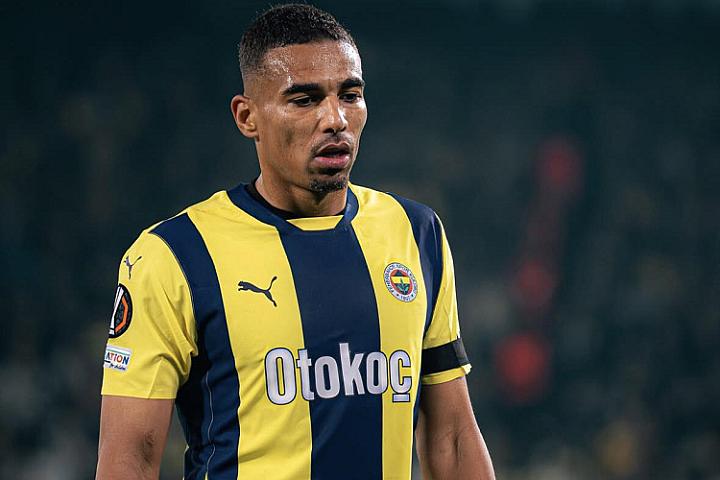 Arvadına görə klubundan ayrılır - 