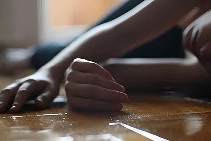 Bakıda kirayədə qalan gənc qız 