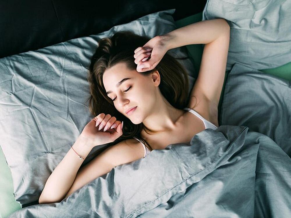 Health Are waking up in a dark room in the mornings dangerous? - New research