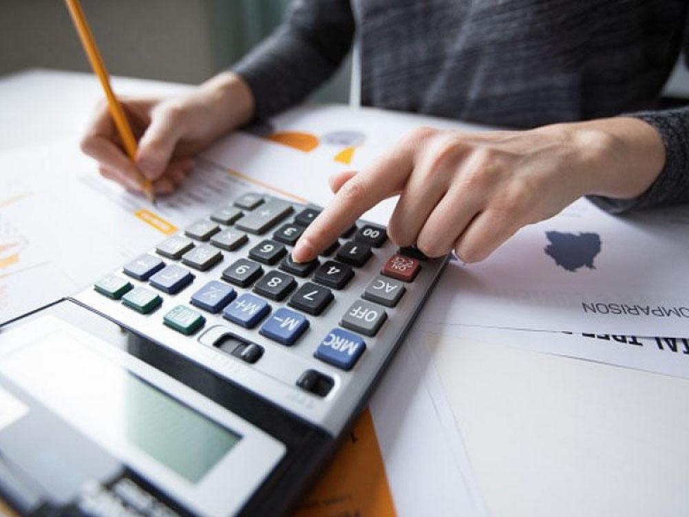 Bu şəxslərin maaşı 