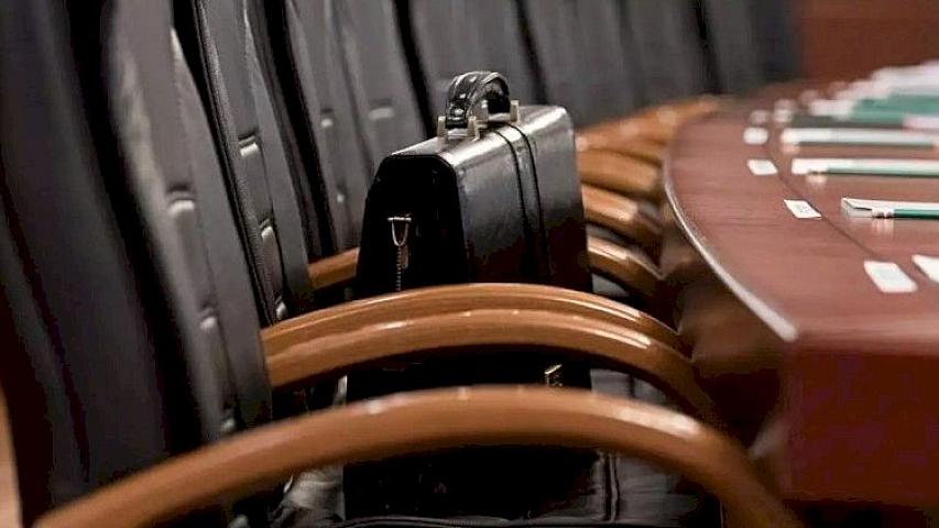 Azərbaycanda deputatlarla bağlı 