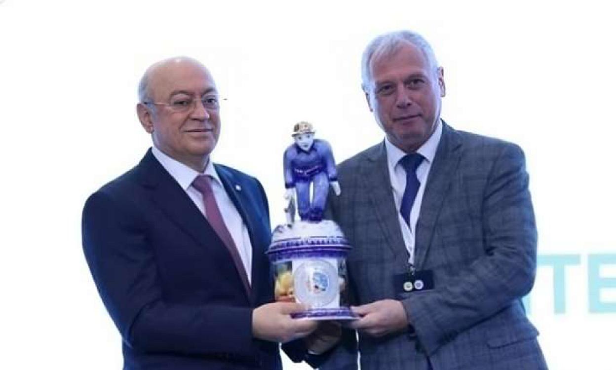 Heydərova medal verən Çupriyan kimdir? - 