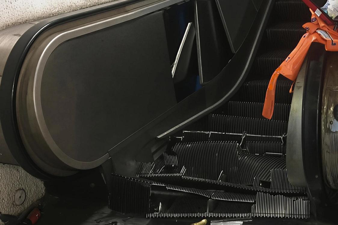 Bakıda yeraltı keçiddə eskalator QIRILDI - 