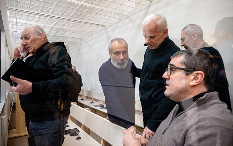 Müdafiə çıxışları bitdi - 