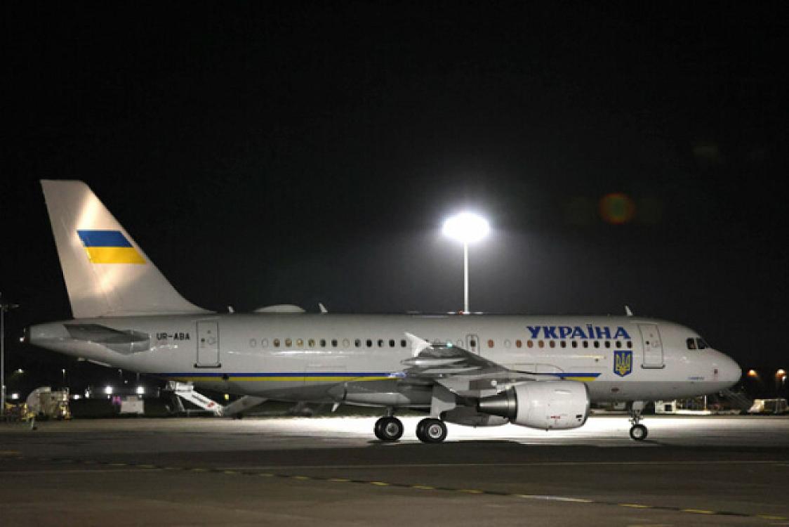 Naməlum dronlar Zelenskinin təyyarəsini təqib edibmiş 