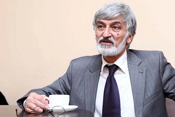 Xalq artisti xəstəxanaya