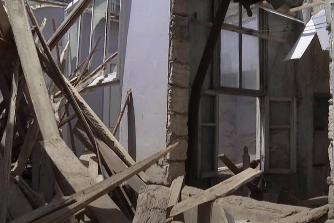 “Sovetski”də yağış sökülən evlərin qonşuluğunda yaşayanların mənzilinə keçib -