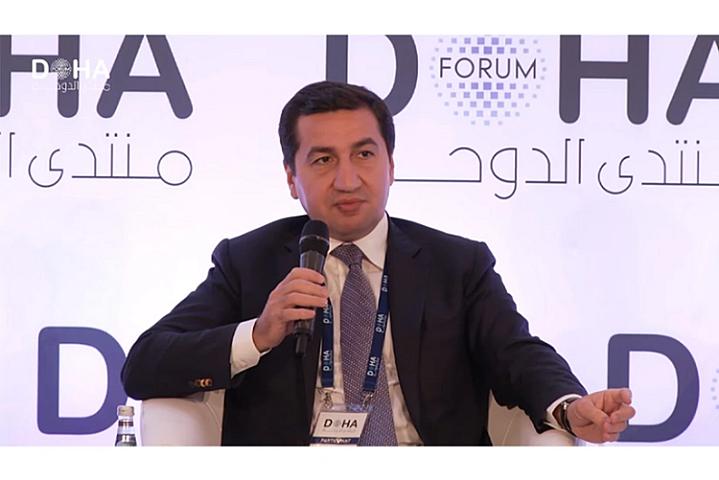 Hikmət Hacıyev Doha Forumu çərçivəsində müzakirələrlə bağlı video paylaşıb