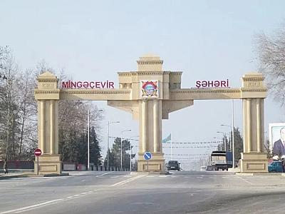 Körpəsini zirzəmiyə atan qadın 