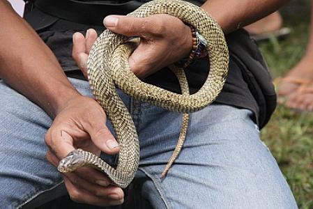 Kişi ilana süni tənəffüs edib –