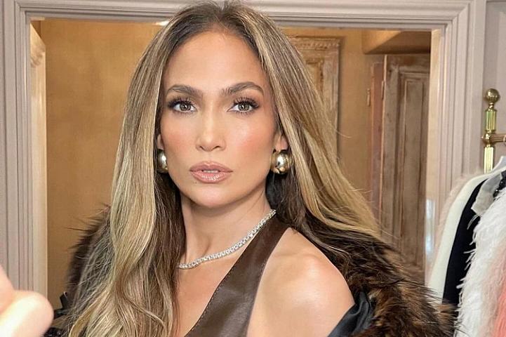 Bu da 56 yaşlı Cennifer Lopezin anası - 