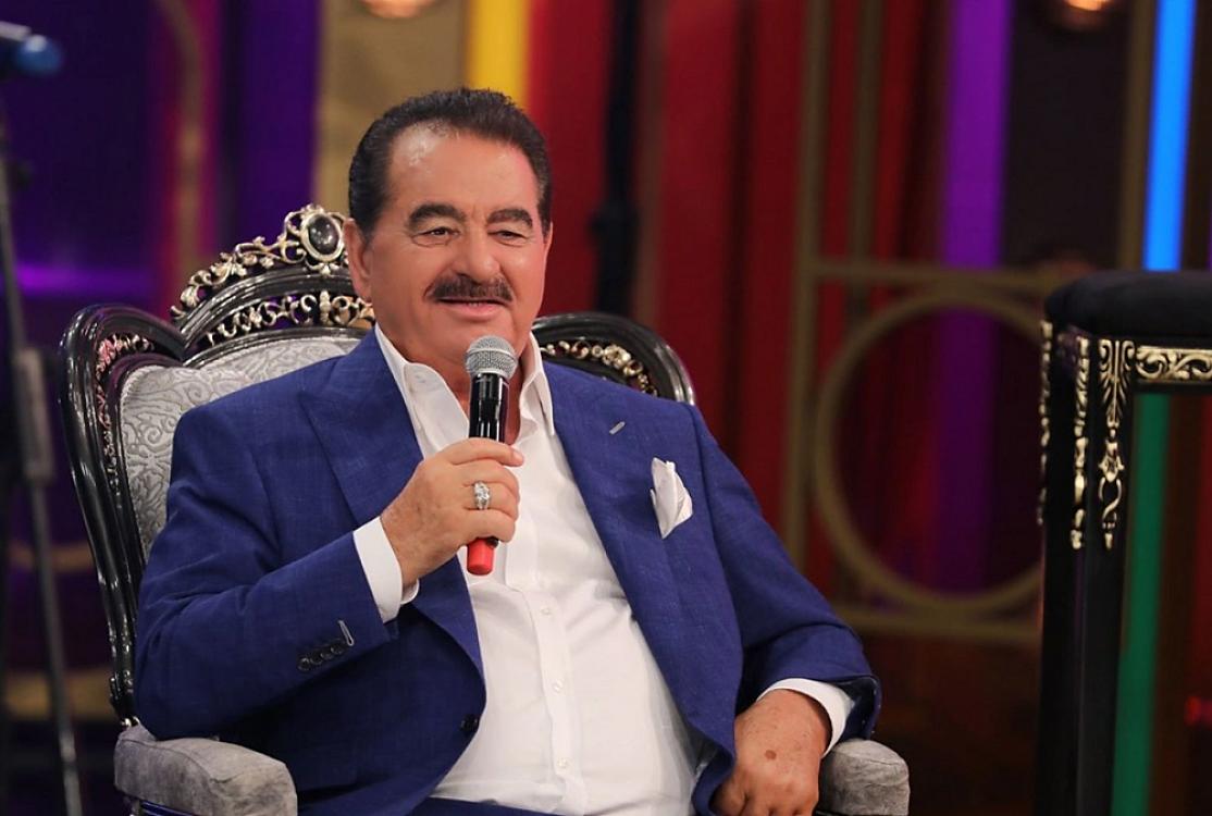 Tatlısəs əlini öpdü, reaksiyası 