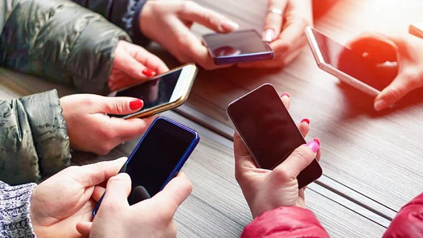 Dünyanın ən yaxşı 10 telefonu açıqlandı – 