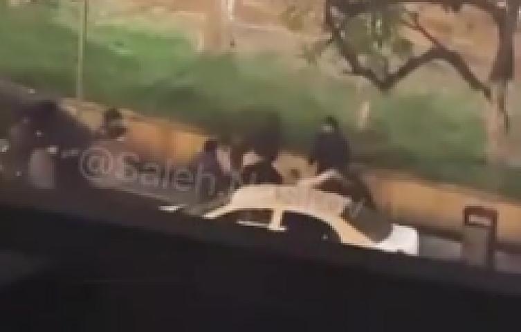 Bakıda küçənin ortasında 