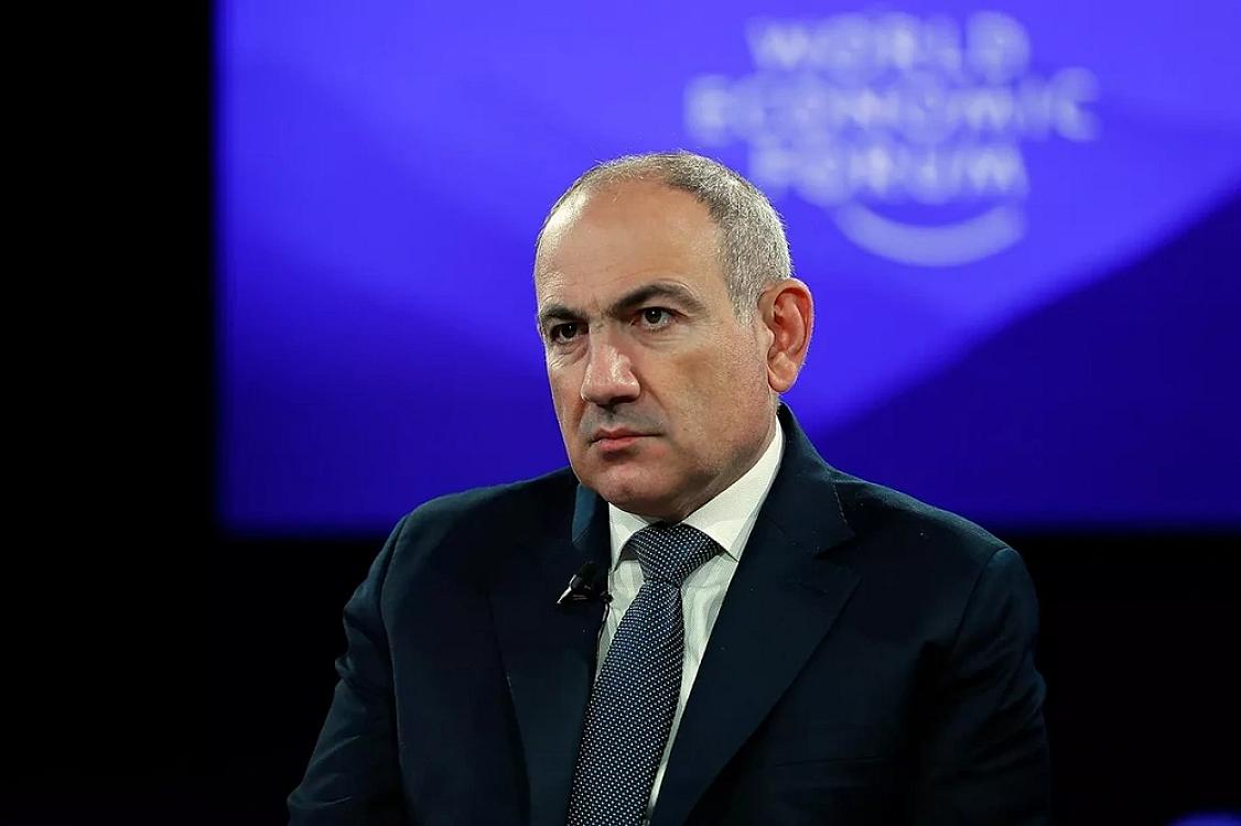 Paşinyan: Katolikos kilsə qaydalarına 