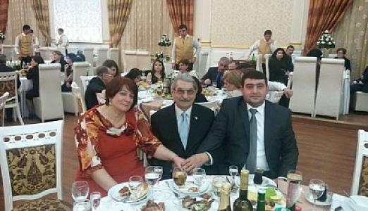 Ölkədən qaçan gömrükçü Xalq şairinin oğlu imiş - 