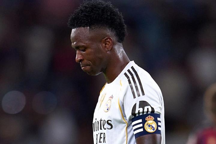 "Real Madrid" rəhbərliyi Vinisius Juniorun qarşısına 