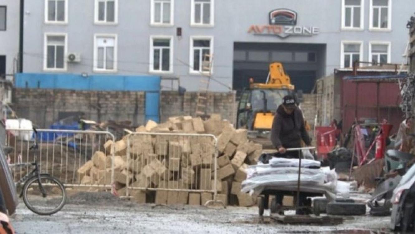 Bakıda daha bir bazar sökülür - 