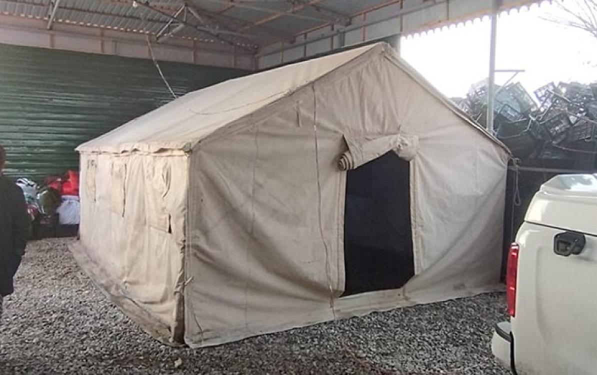 Evi yararsız vəziyyətə düşdü, çadır qurub verdilər - 