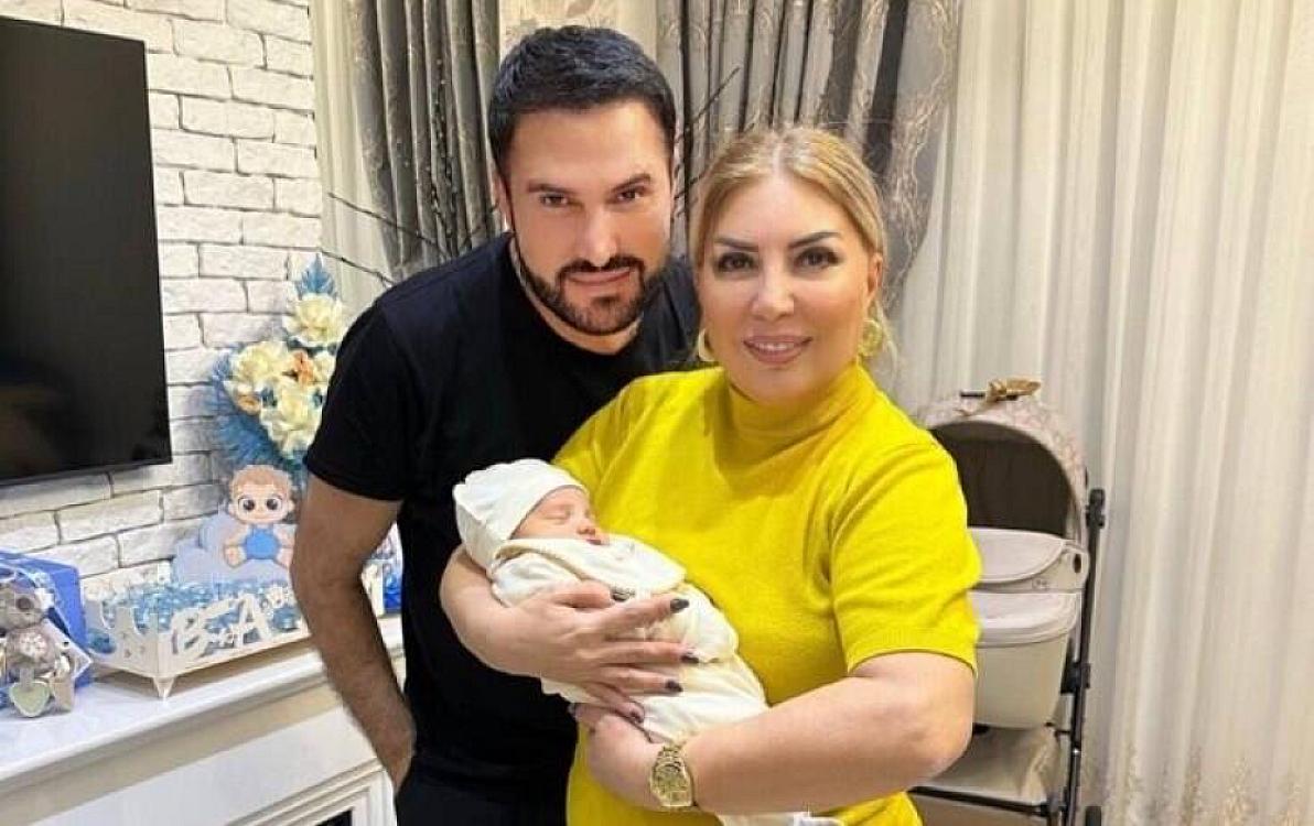 Nadir xanımı və yeni doğulan nəvəsi ilə - 