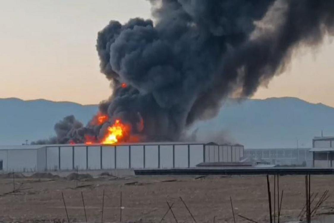 Türkiyədə fabrikdə güclü yanğın