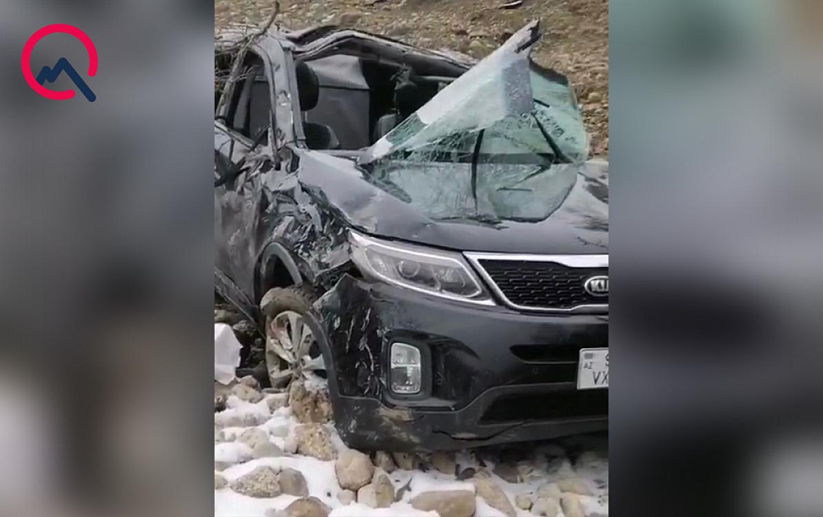 Qusarda avtomobil dərəyə aşıb - Ölən və yaralananlar var - FOTOLAR