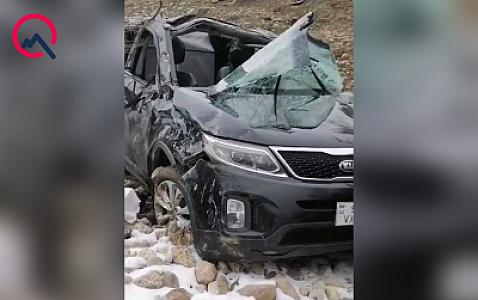 Qusarda avtomobil dərəyə aşıb - Ölən və yaralananlar var - FOTOLAR