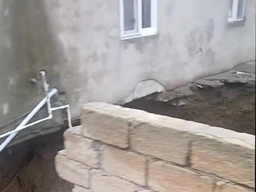 Biləcəridə evin altından "yer qaçdı" - 