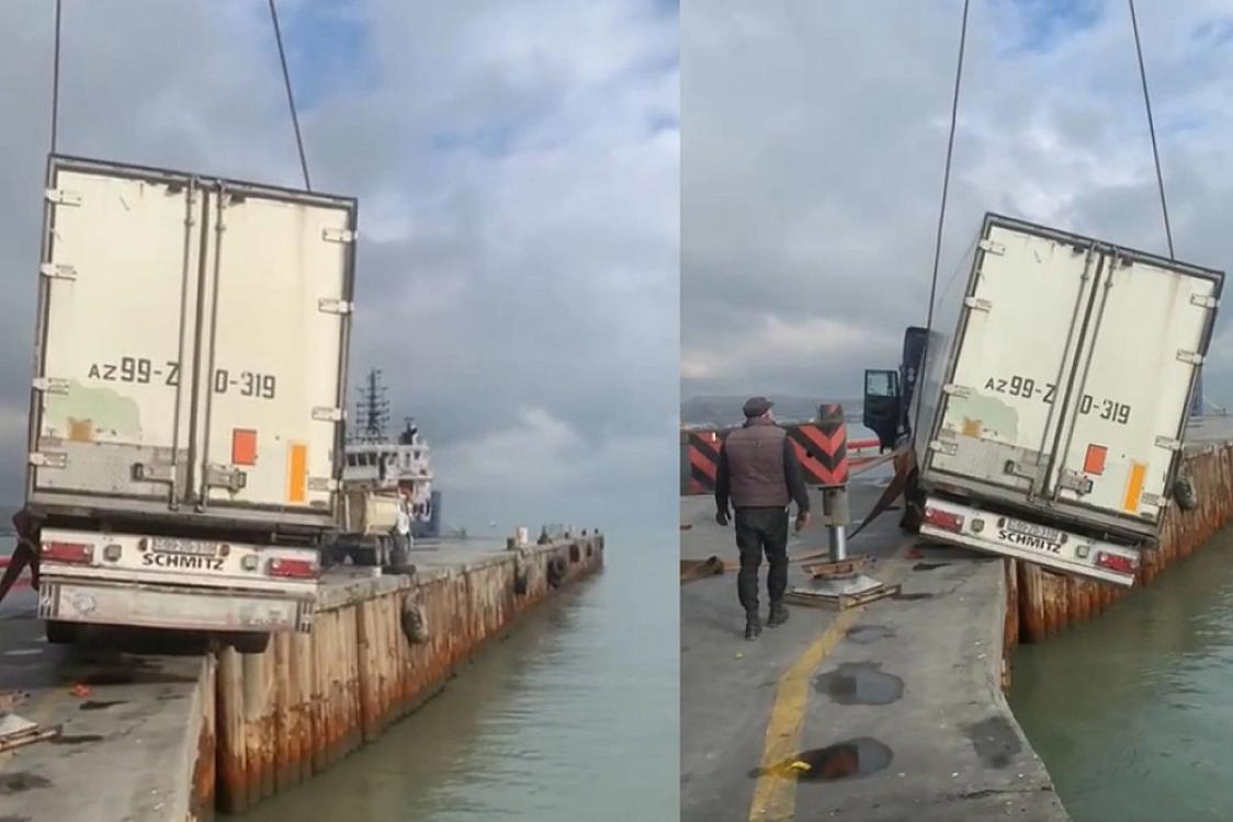 Bakıda TIR dənizə düşmək təhlükəsi ilə üzləşdi - 