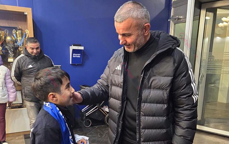 Qurban Qurbanov Əkbərlə 