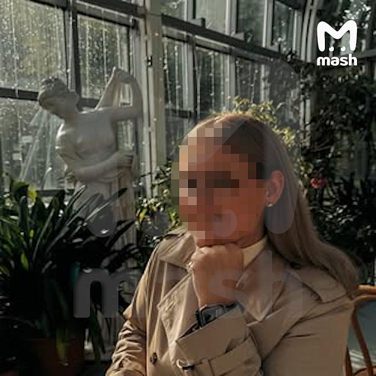 Yeniyetmə qiymətə görə müəllimini 