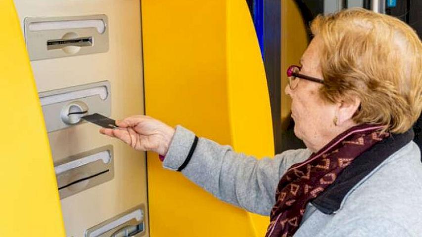 Pensiyaya çıxmağa hazırlaşan evdar qadınların 