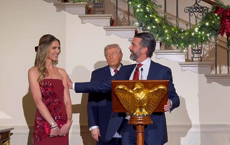 Trampın oğlu nişanlandı -