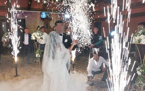 “Tonlarla kabab zibilə atılır, səs başağrılarına səbəb olur”